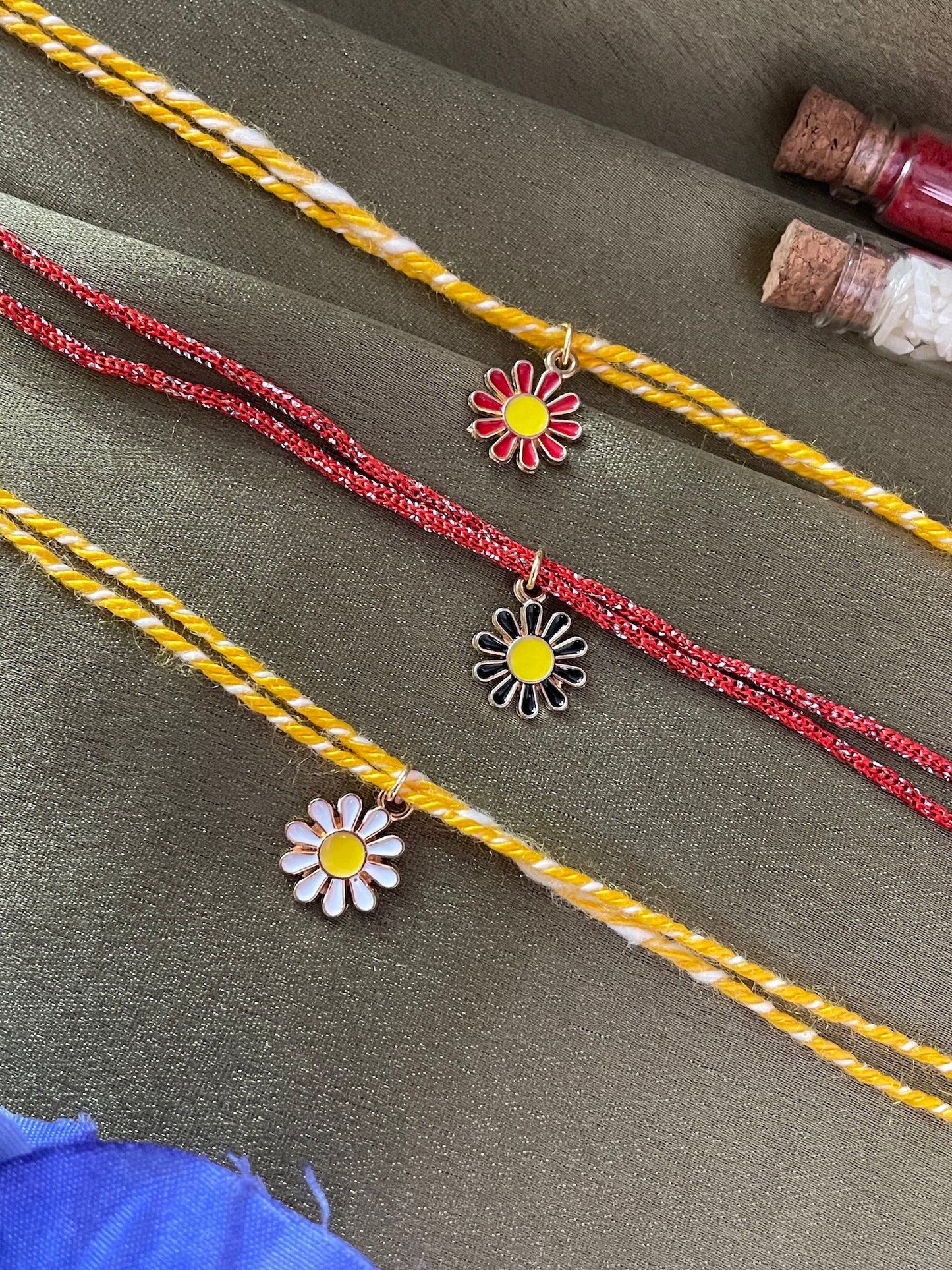 (Set of 3) Mini Flowers Charms Rakhi Lumba