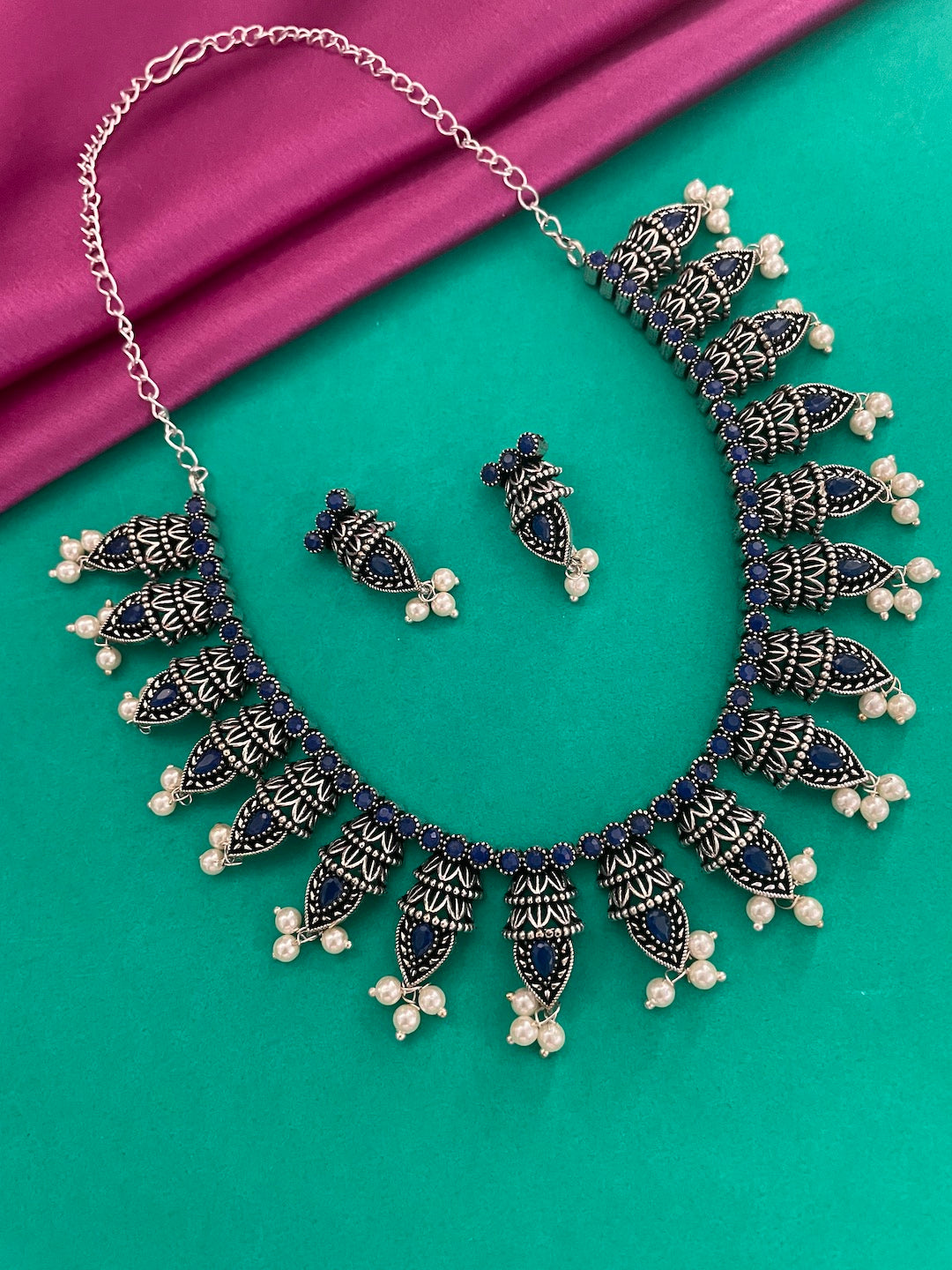 Silver Necklace Set Leaf/Pearl Design