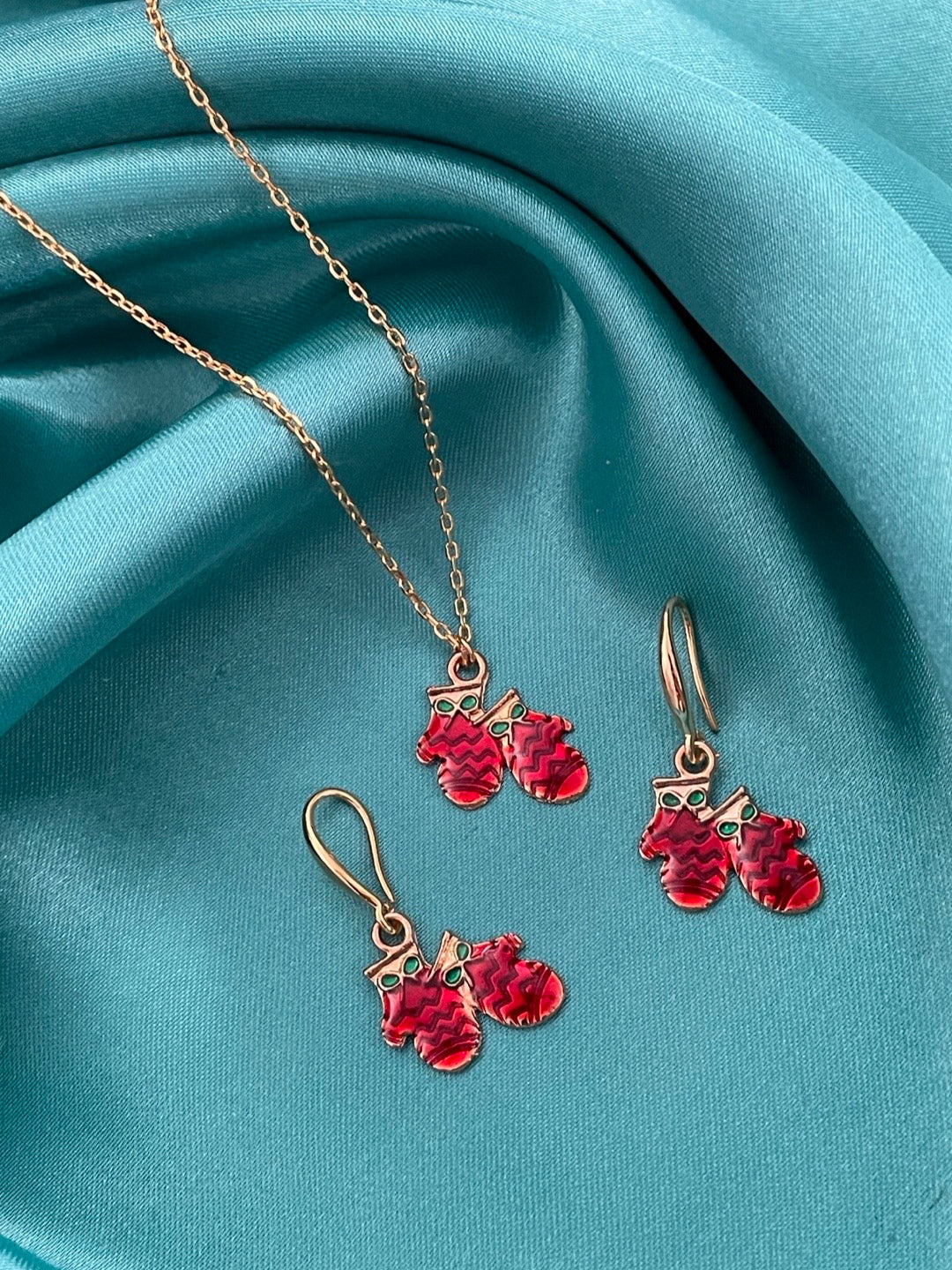 Christmas Santa Claus Gloves Charm Necklace Set