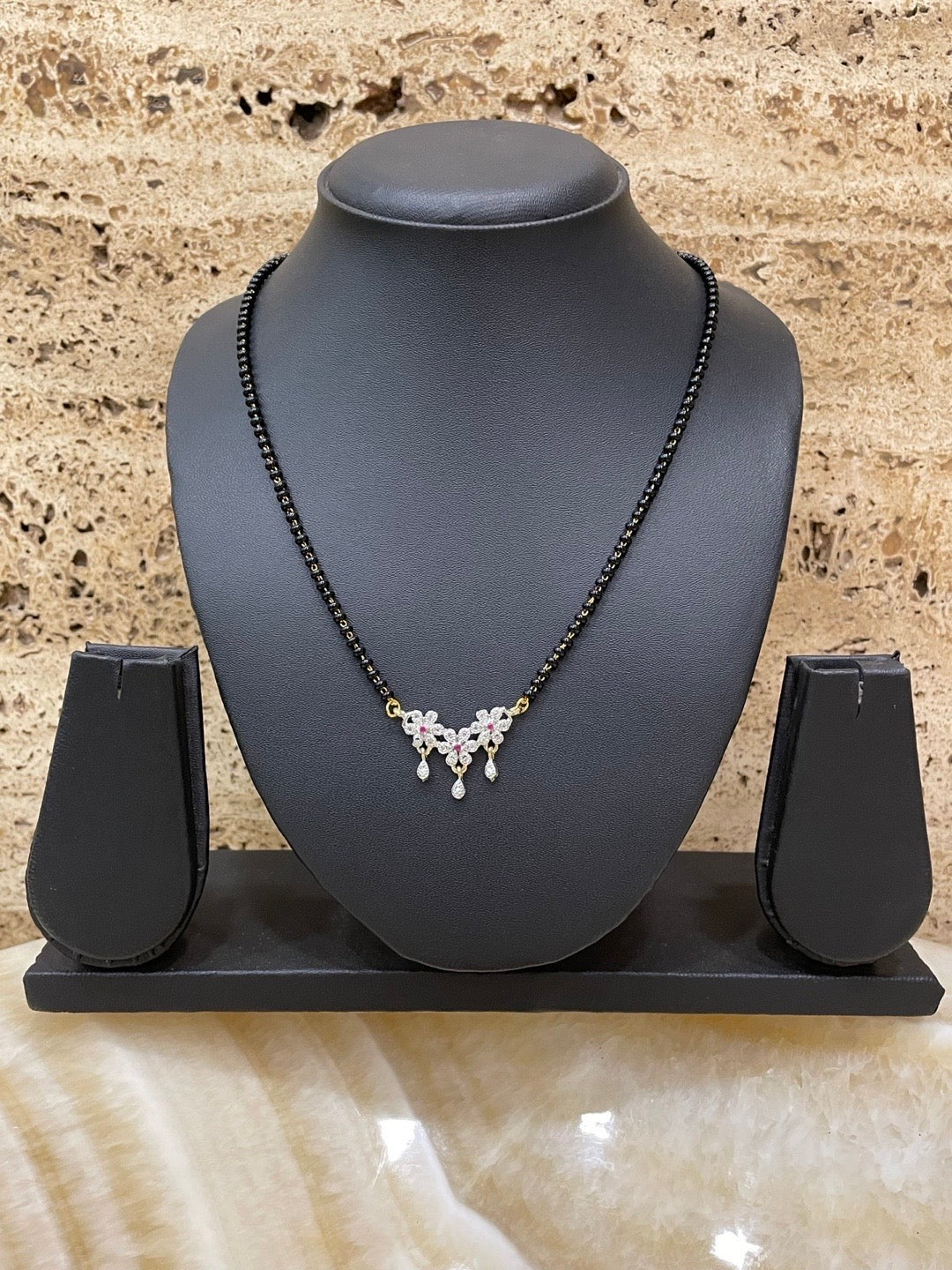 Short Mangalsutra Designs Gold Plated Latest American Diamond Flower Pendant Mangalsutra