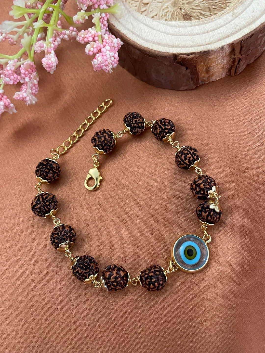 Set Rakhis