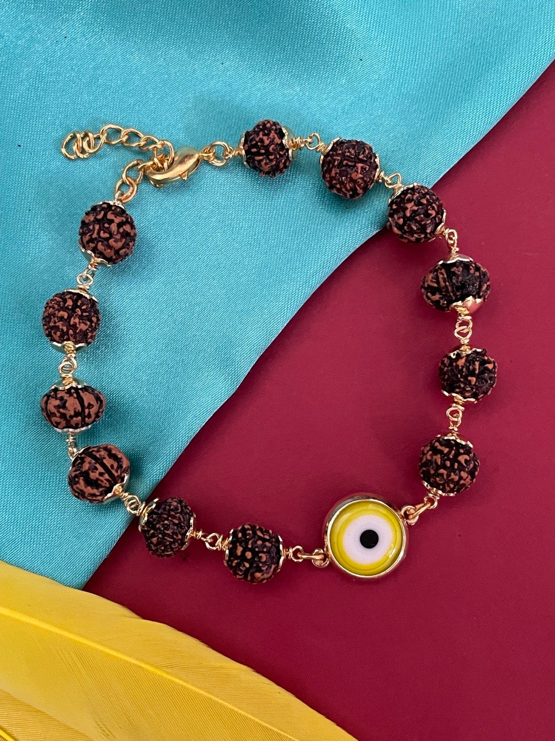 Set Rakhis