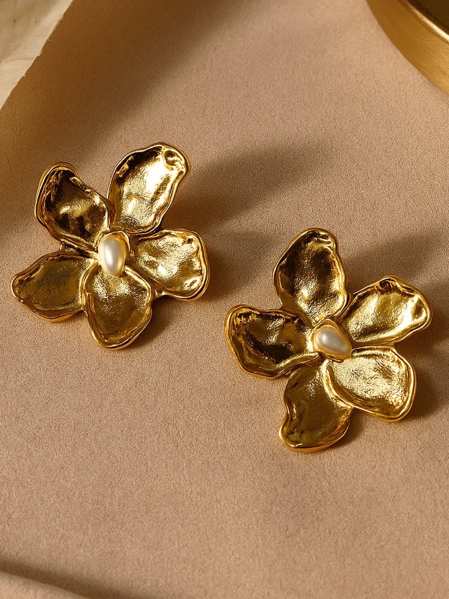 Flower & Pearl Design Western Earrings