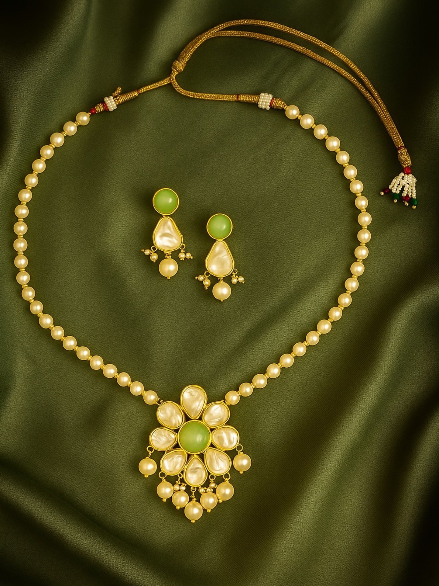 Flower Pista Stone Pearl Short Necklace Set
