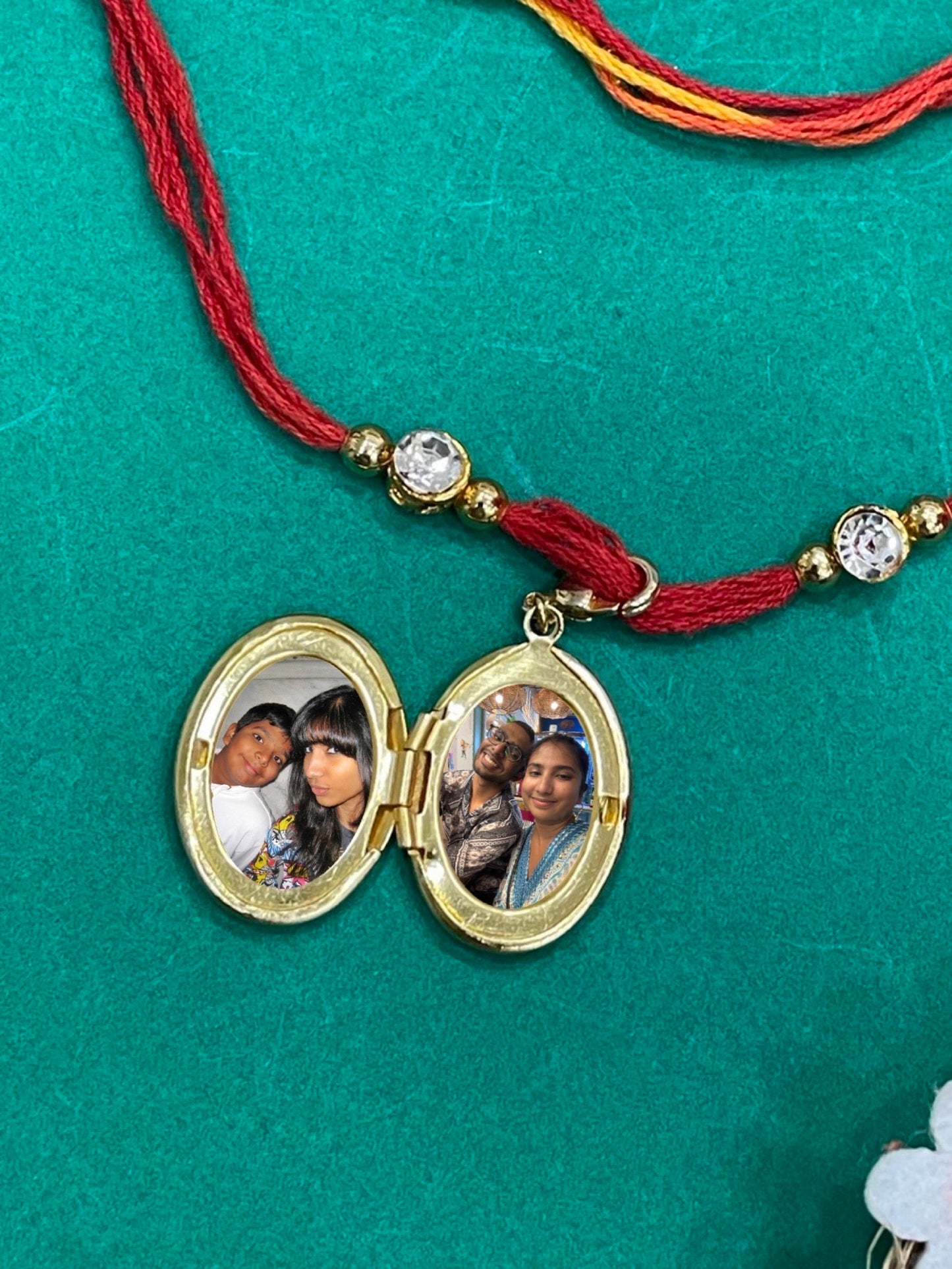 (Set of 2) Photo Frame/Lumba & Rakhi +2 Free Chains