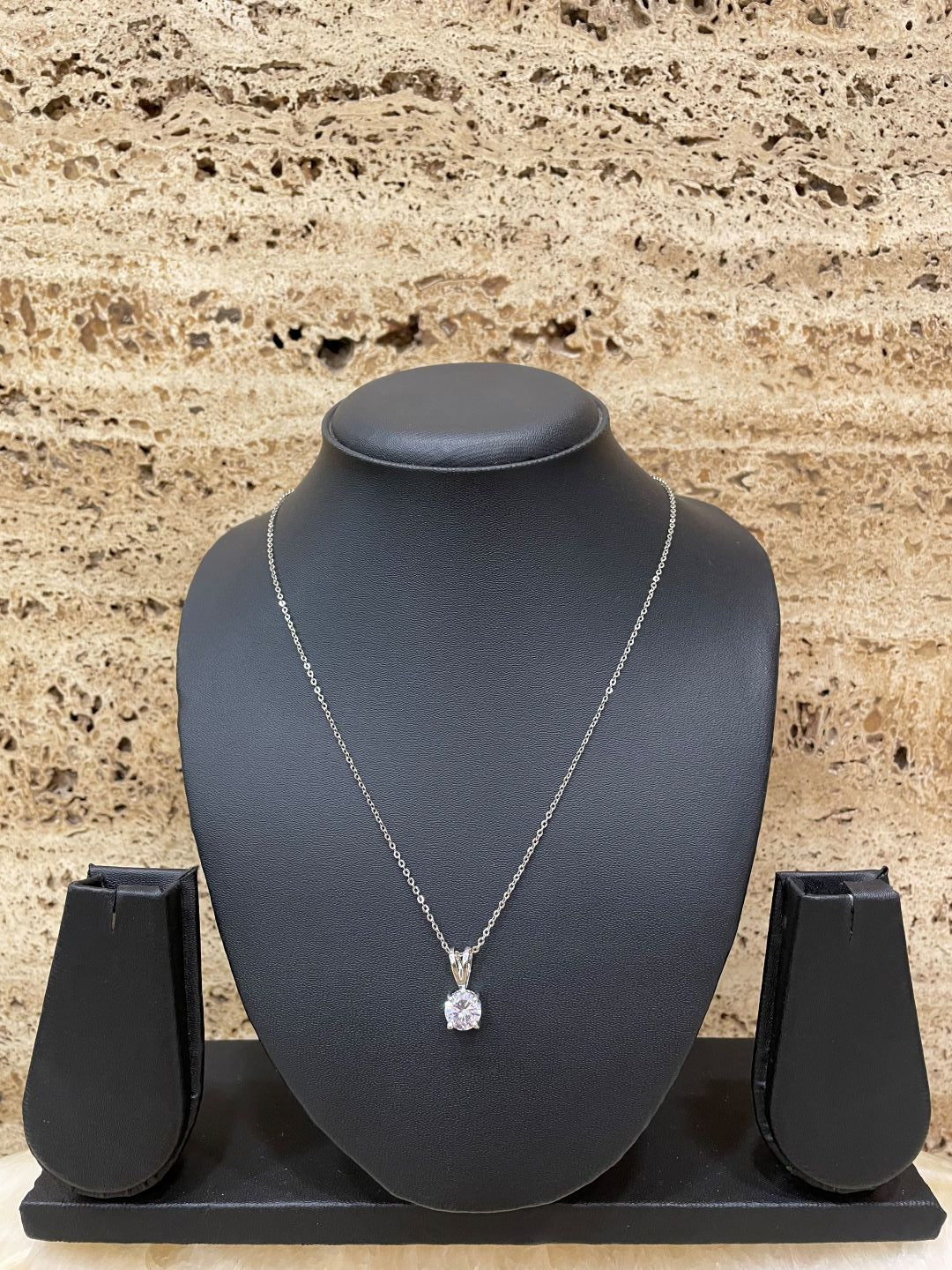 Silver Plated Round American Diamond Pendent In Silver Necklace