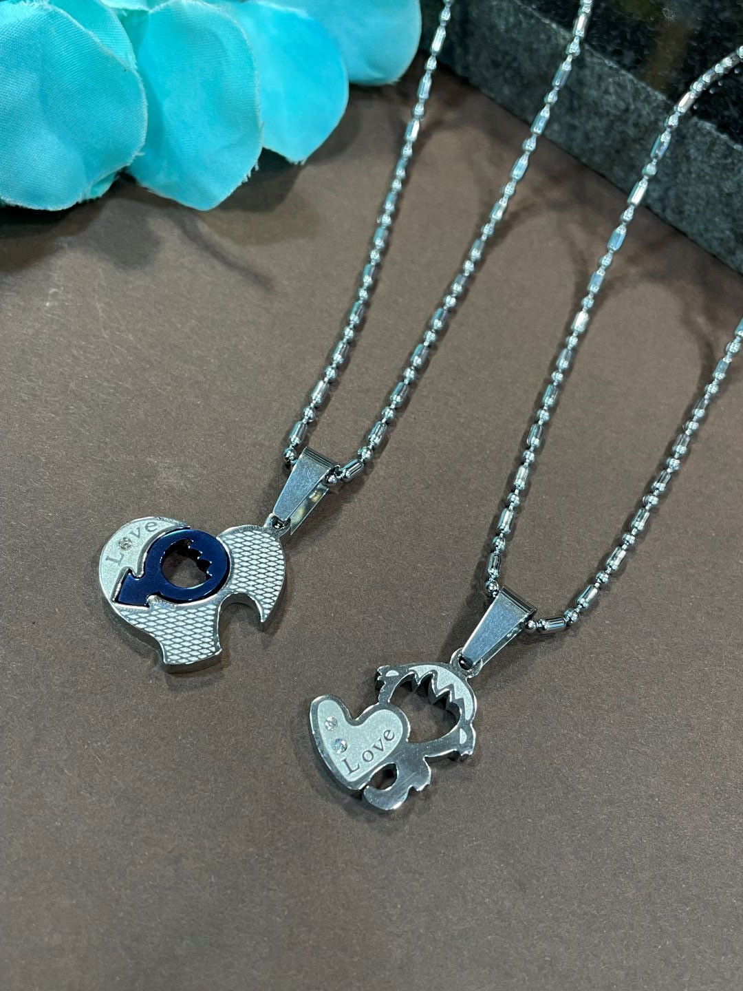 His And Her Necklaces Love Couples Accessories 2Pcs Chic Love Heart Mars Venus Gender Pendant Puzzle Necklace
