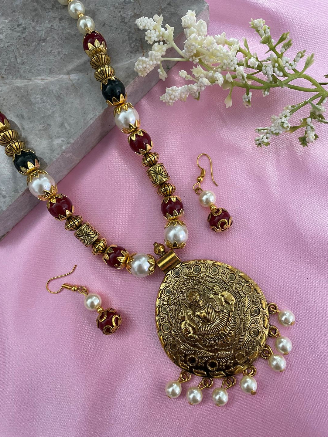 Red Green & White Beads Laxmi Pendant Necklace with Earrings