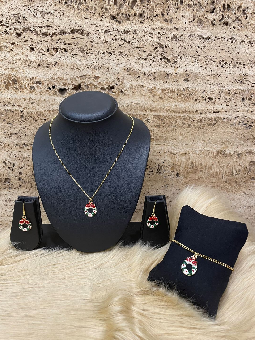 Christmas Green Wreath Pendant Necklace Earring and Bracelet Set