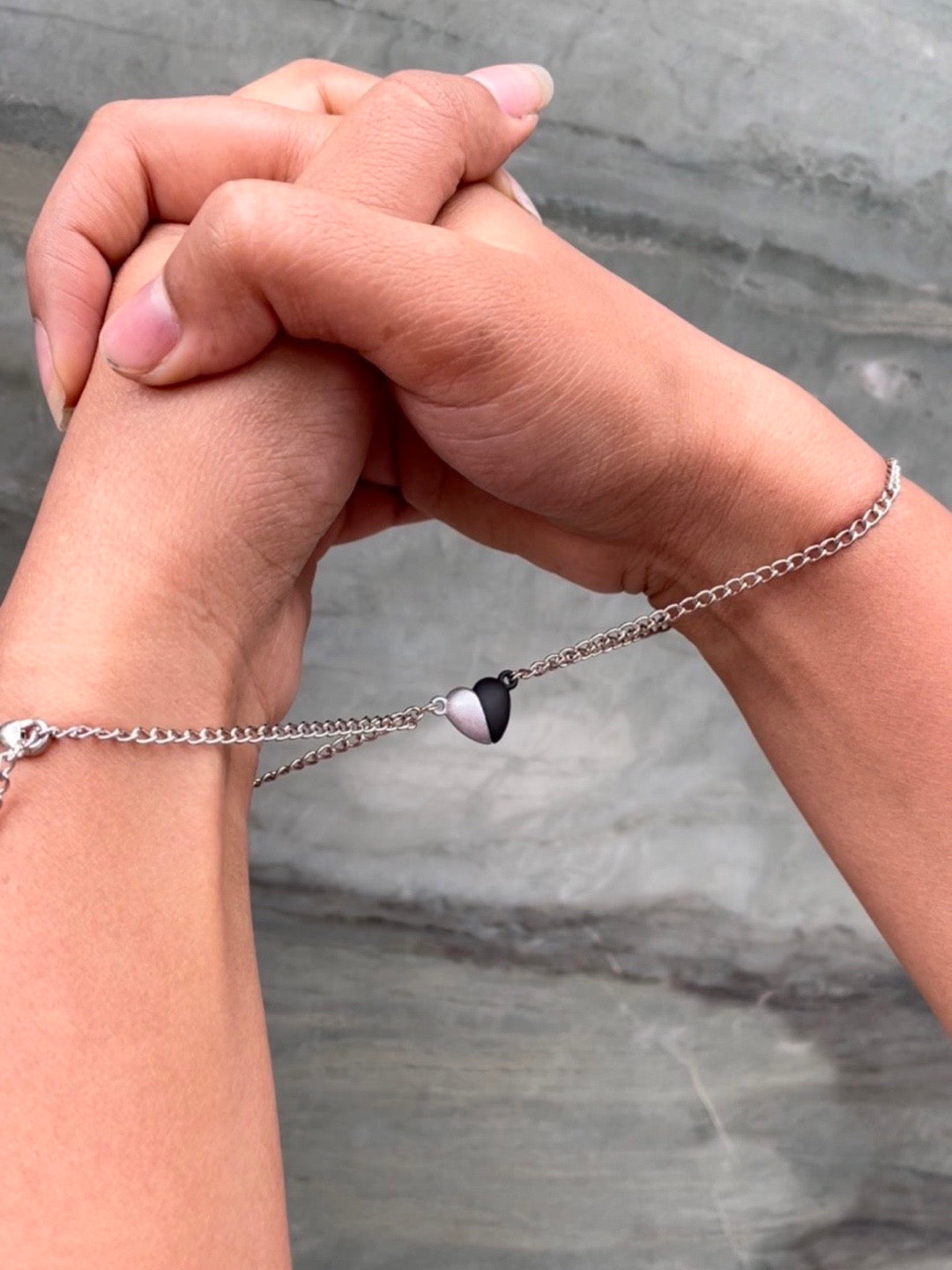 (Set of 2) Heart Hand Holding Magnet Bracelets