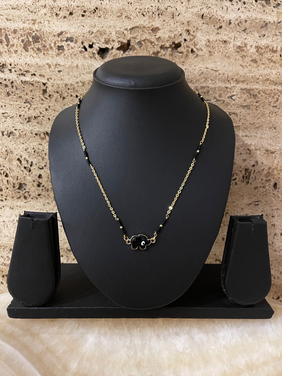 short gold mangalsutra designs latest