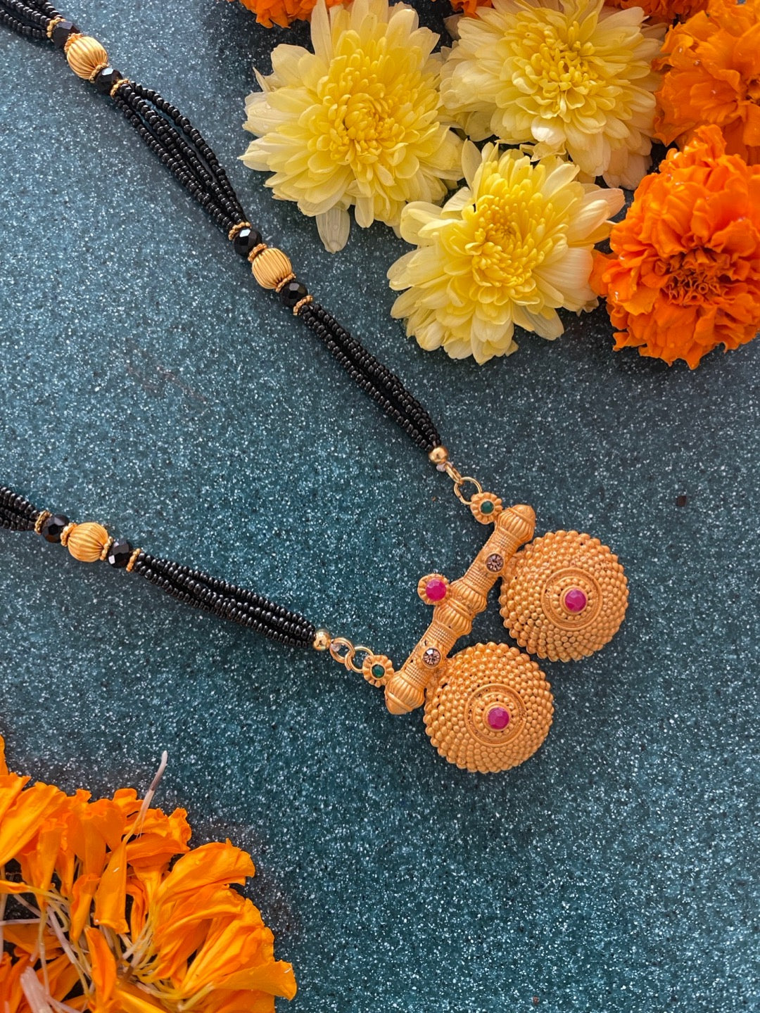 Short Mangalsutra Designs gold mangalsutra maharashtrian style vati pendant black beads chain