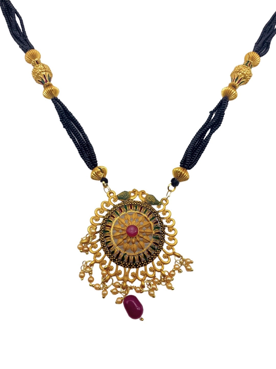 gold mangalsutra pendant design