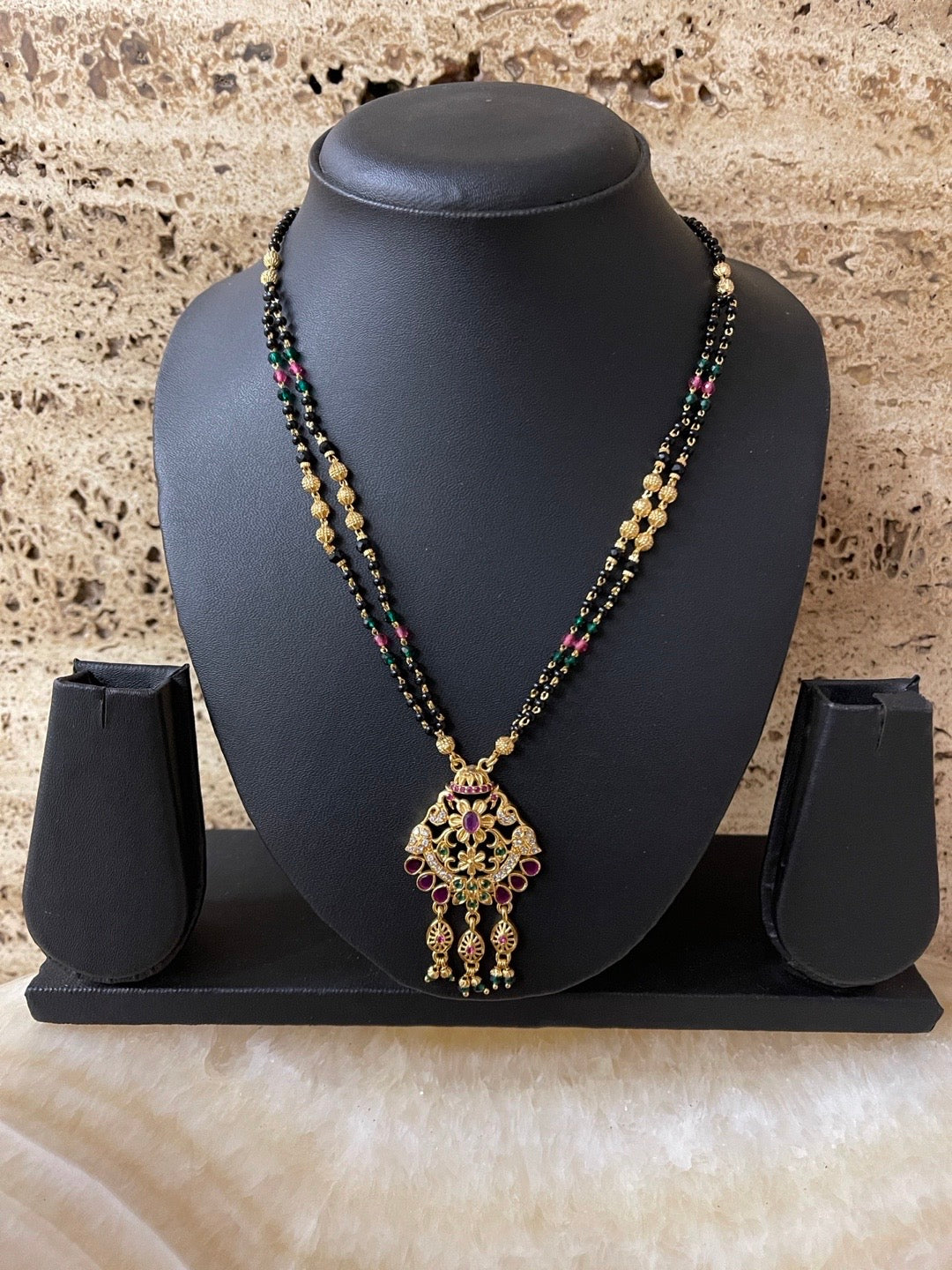 short mangalsutra designs in gold