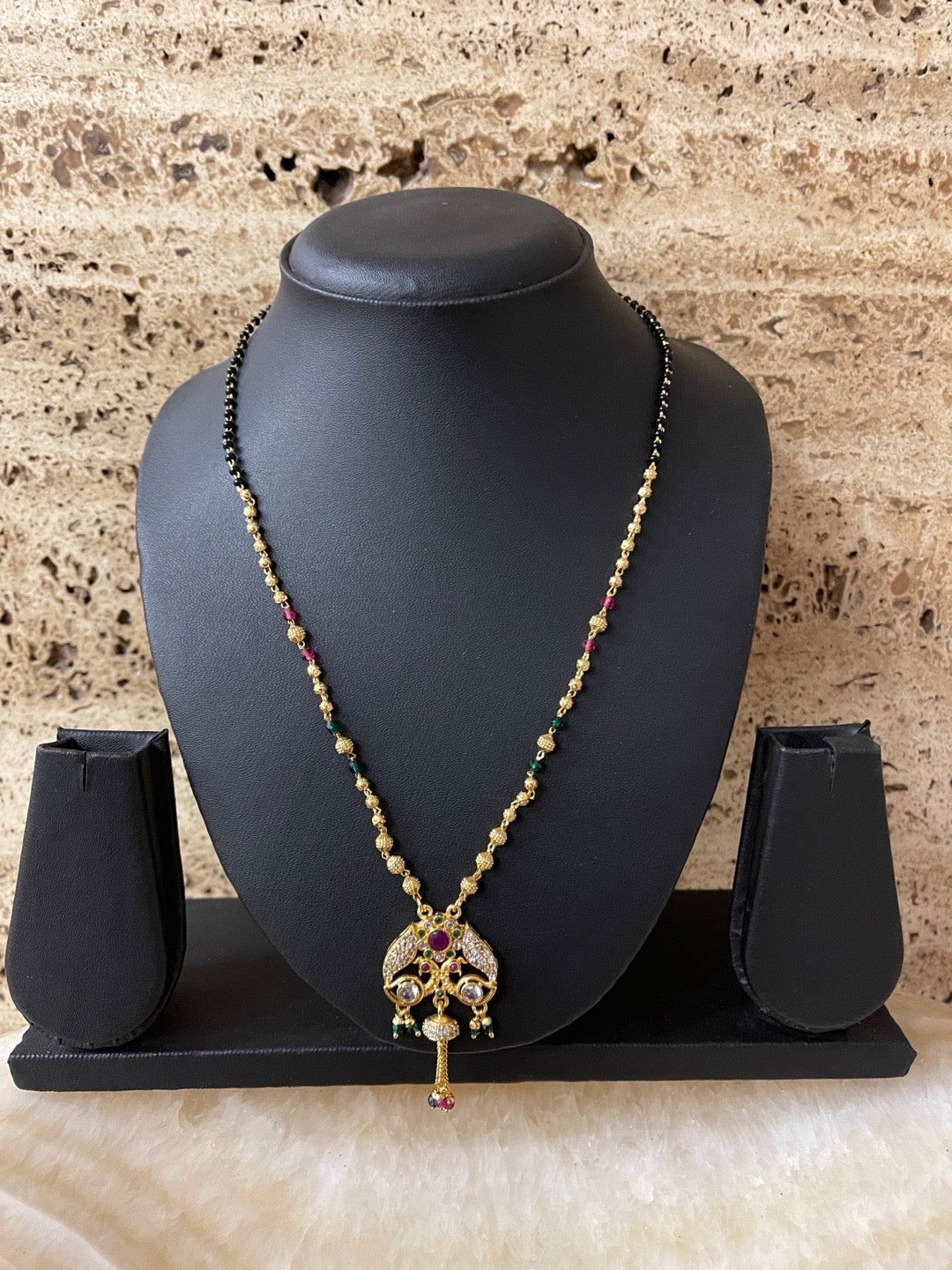 gold short mangalsutra