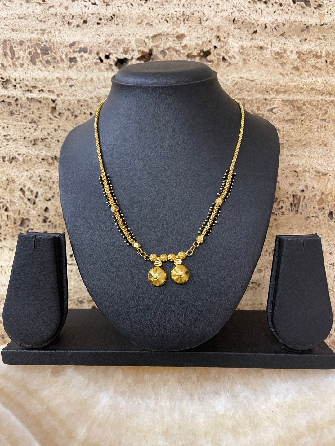 latest short mangalsutra design