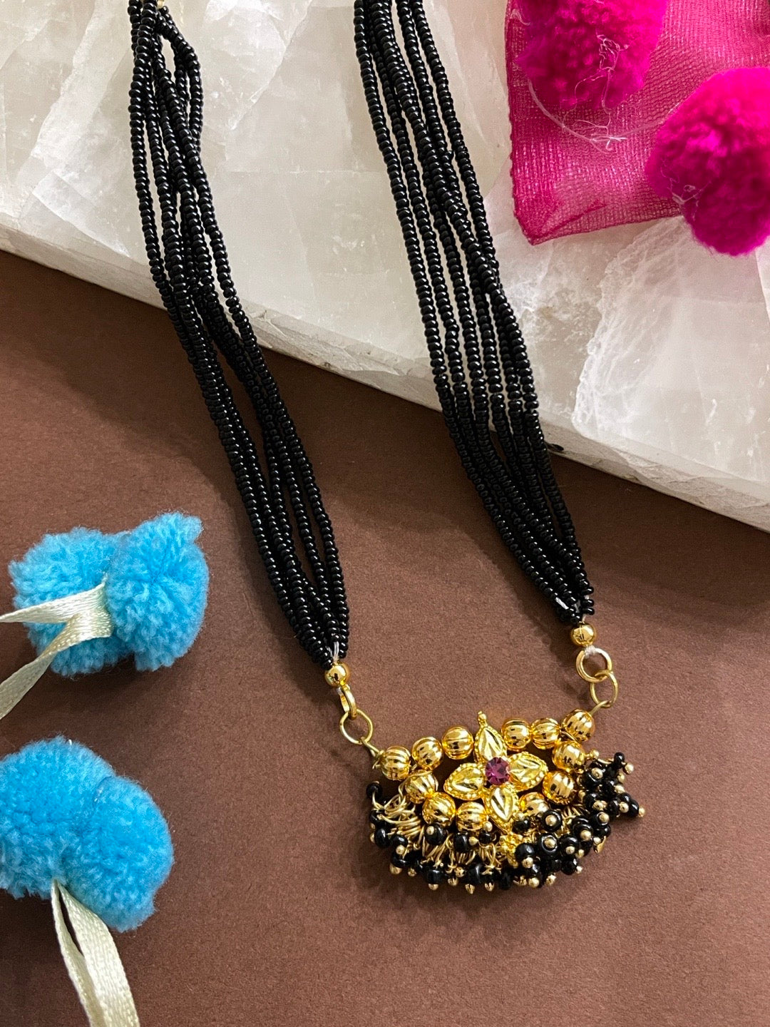 Maharashtran Short Mangalsutra Gold Floral Pendent
