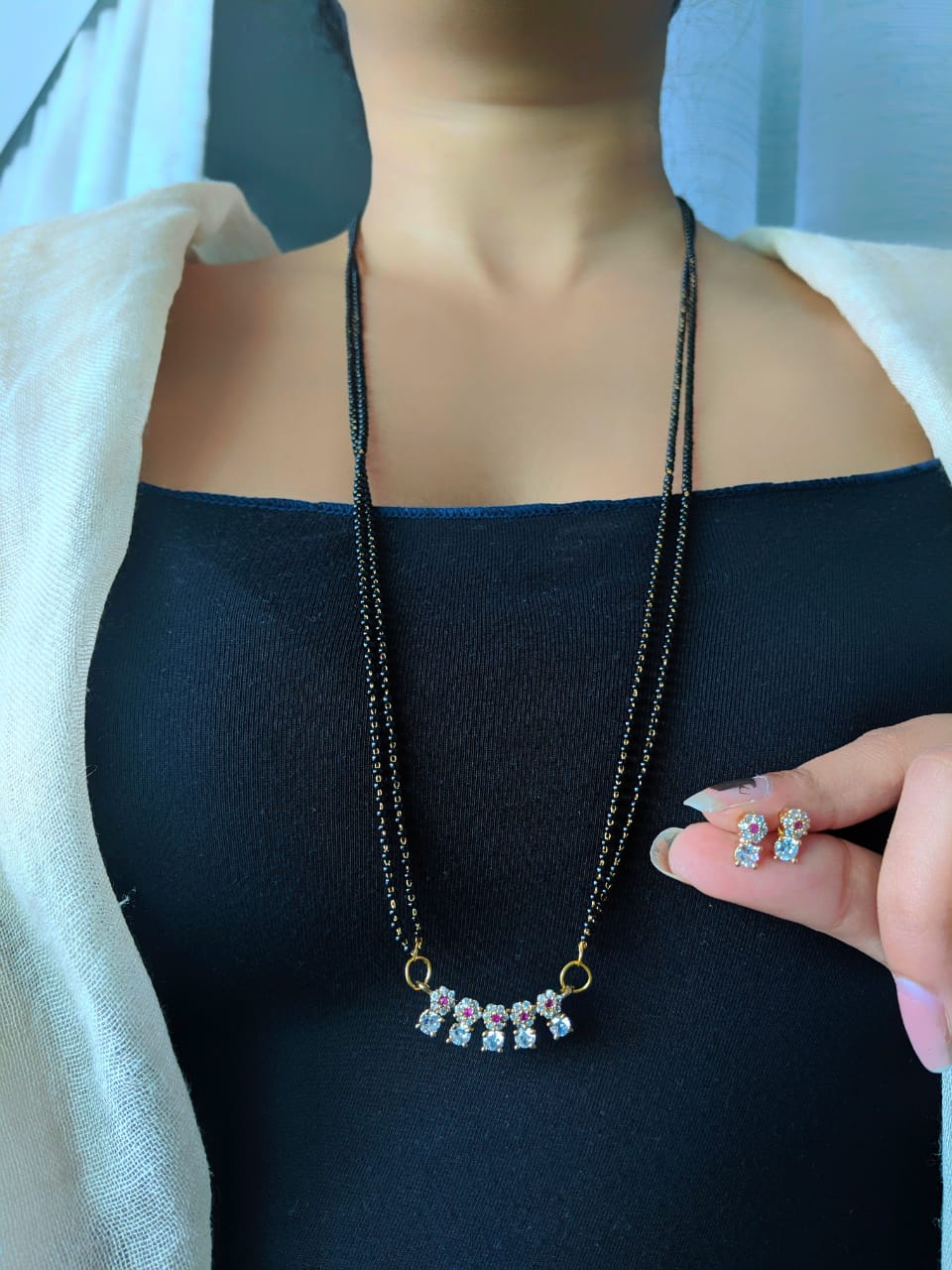 Digital Dress Room Long Mangalsutra Designs Gold Plated Latest American Diamond 5 Flower Stone Pendant Mangalsutra with Earrings