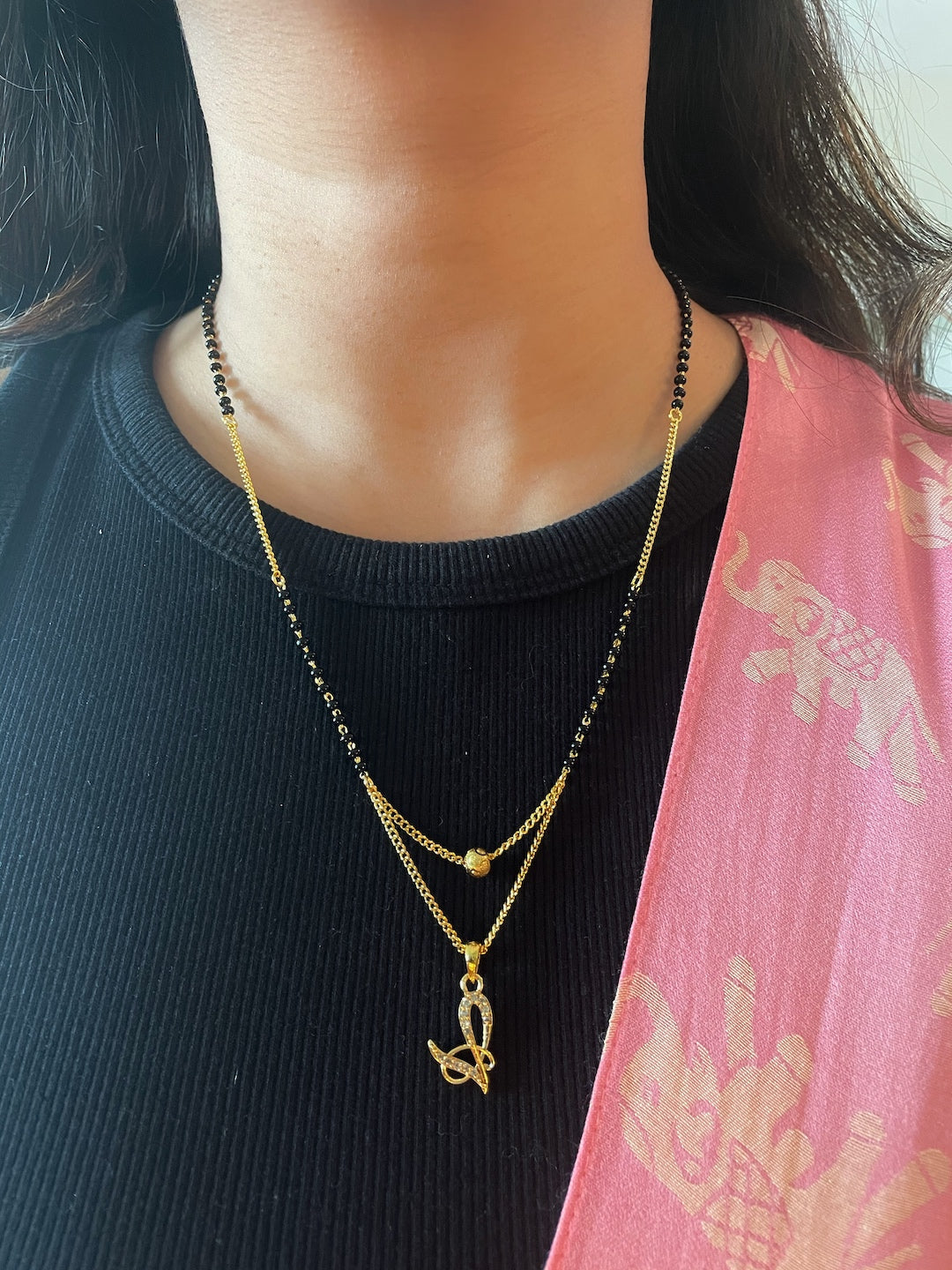 v letter mangalsutra
