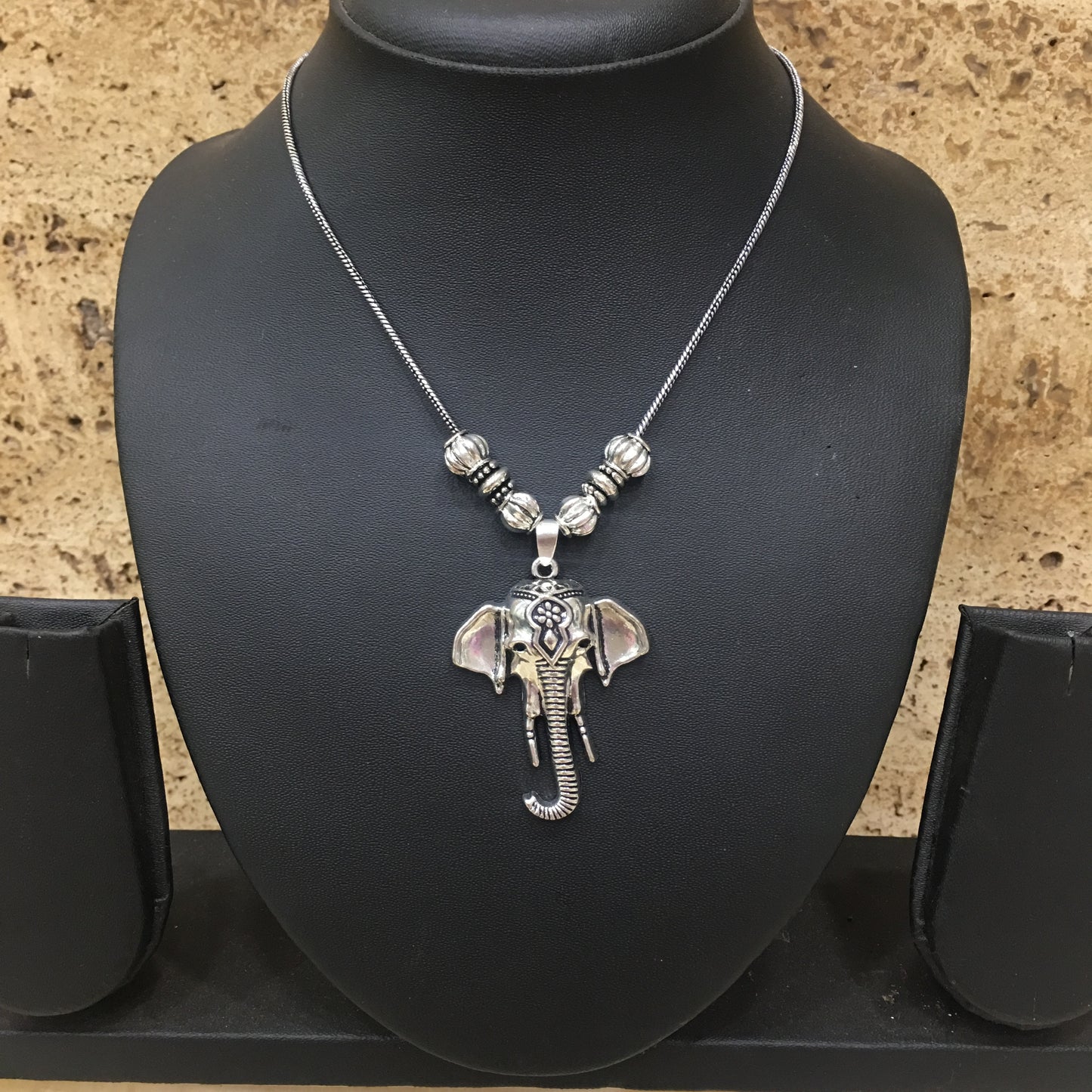 Digital Dress Room Hand Crafted Silver Elephant Face Pendent Necklace