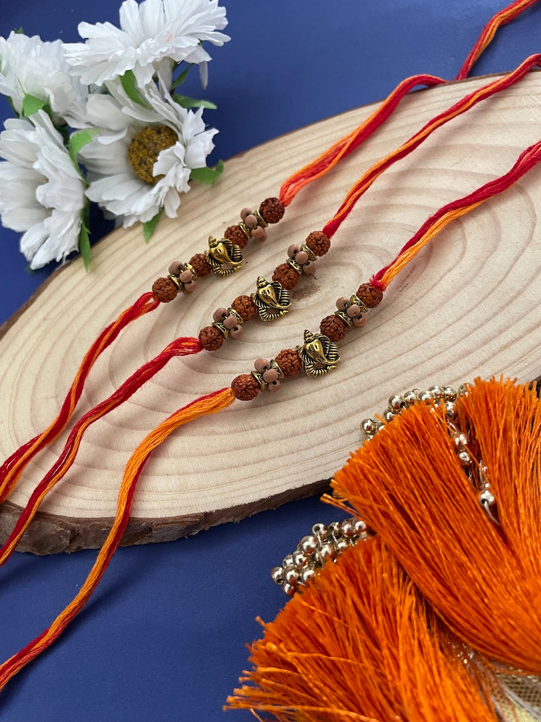 Le Test Rakhi Shop (Set of 3) Ganesh/Rudraksh Rakhi Online – Digital Dress Room