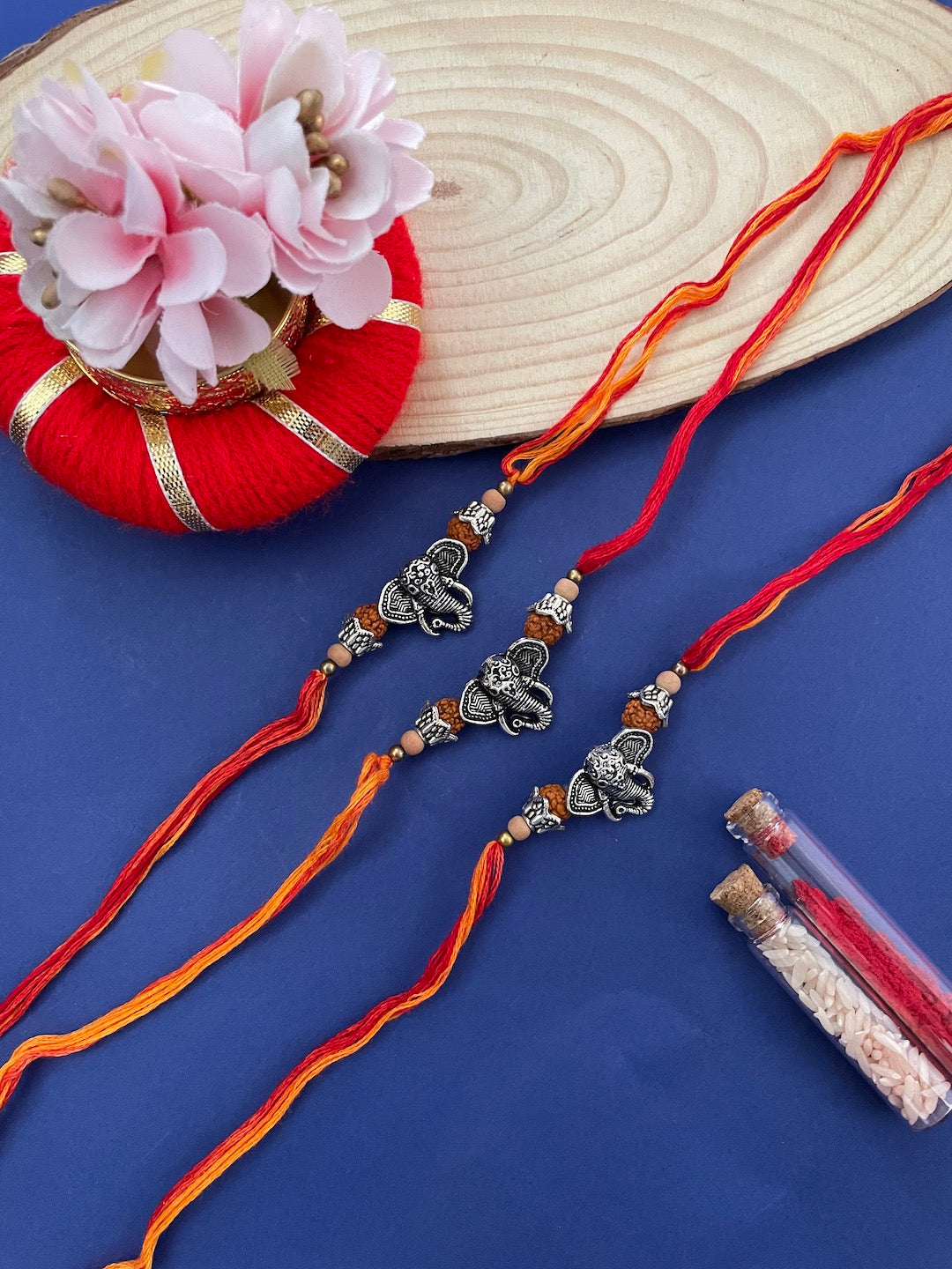 Set Rakhis