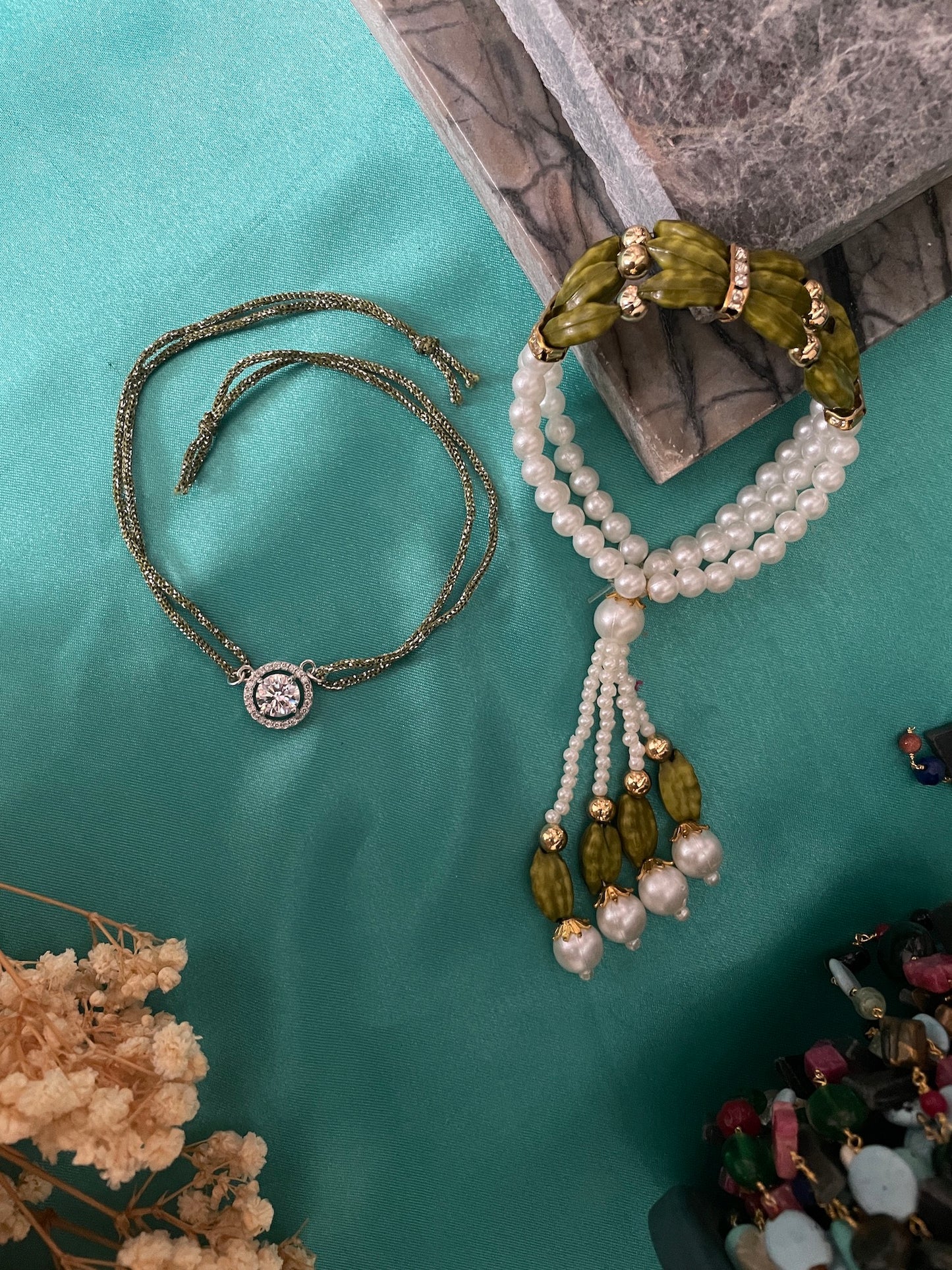 (Set of 2) Pendant/Pearl Green Be Bracelet Rakhi Lumba