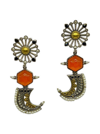 Earring Tiger Nail Floral & Pearl Design