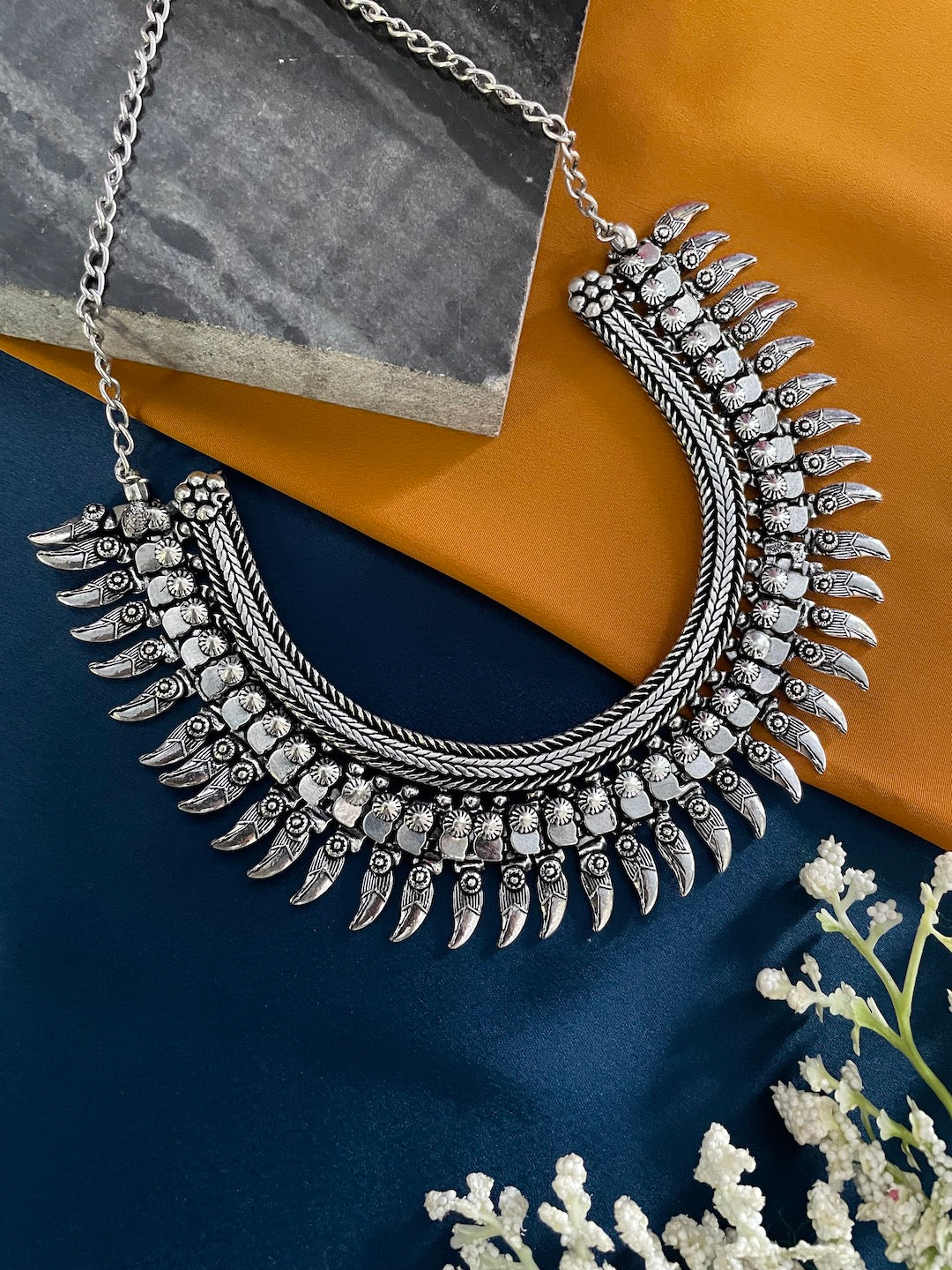 Silver Choker Necklace Leaf Design