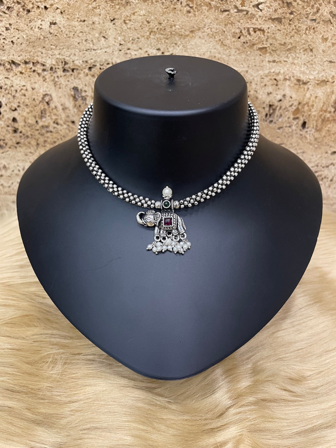 Silver Choker Necklace Thushi/Elephant