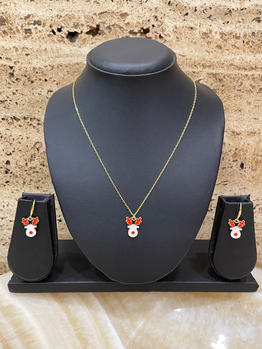 Buy Red Bauble Pendant Necklace Online - Accessorize India