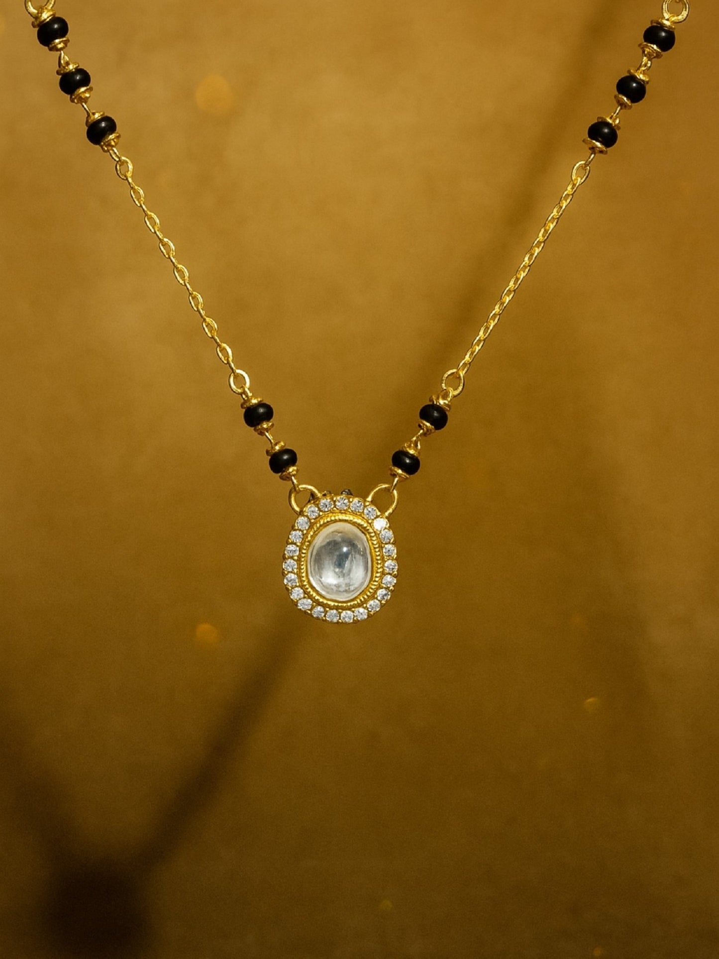 Kundan & AD Oval Pendant Short Mangalsutra Design