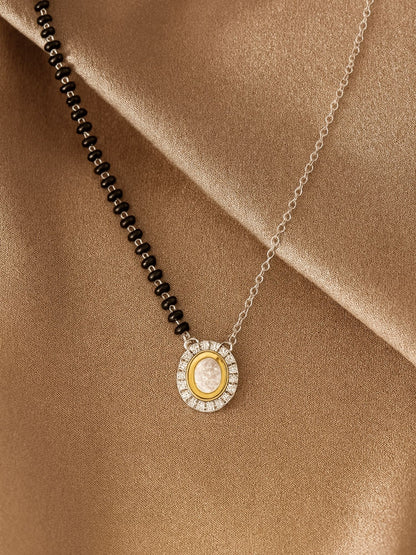 Oval Kundan Pendant Short Mangalsutra Design