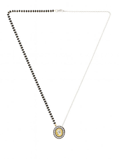 Oval Kundan Pendant Short Mangalsutra Design