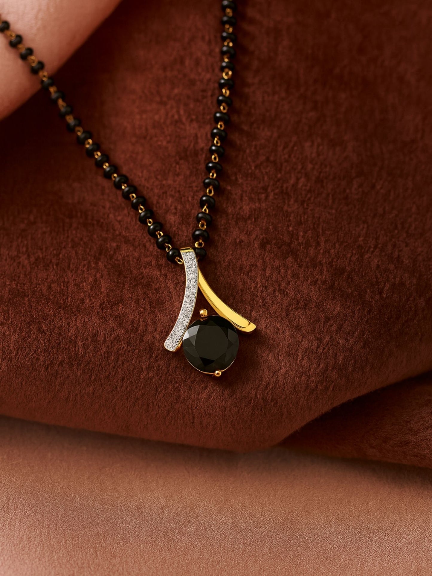 AD/Black Stone Pendant Short Mangalsutra Design