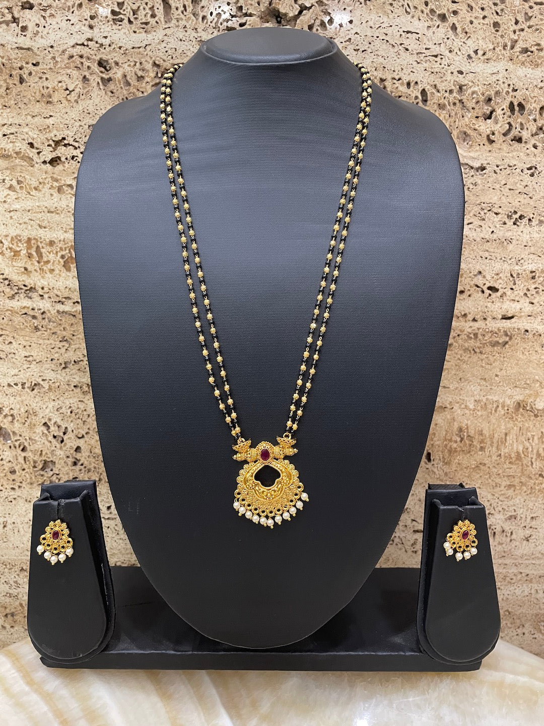 Flower & Pearl Pendant Mangalsutra Set