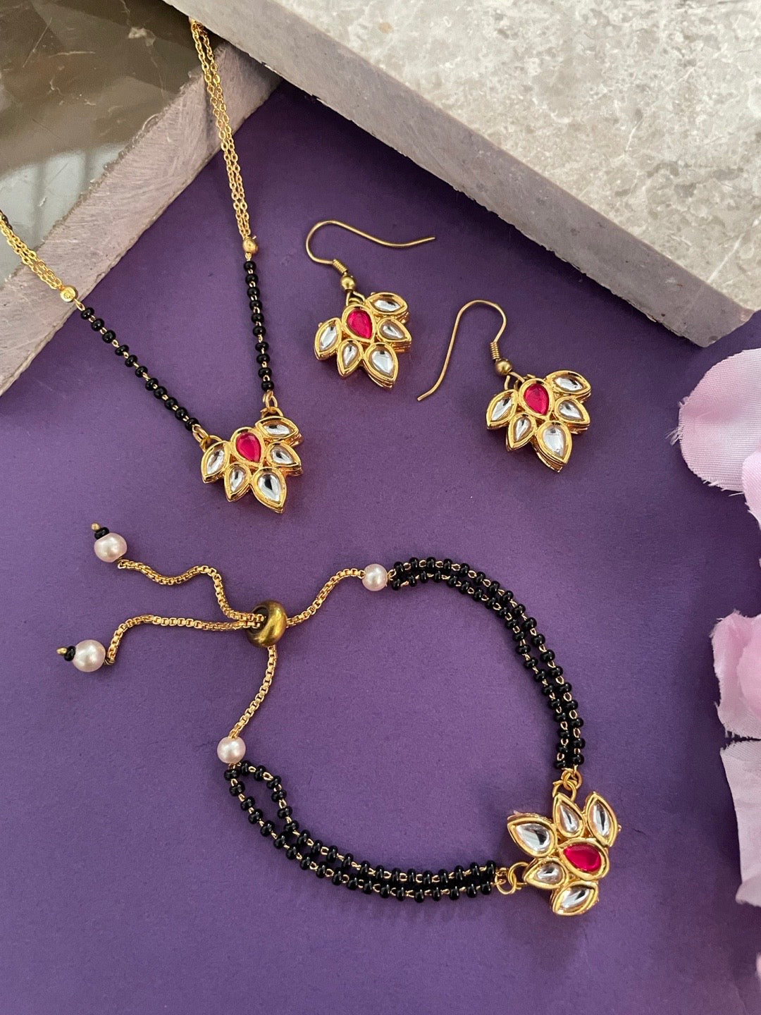 Kundan Pendant Floral Design Short Mangalsutra with Earrings & Bracelet