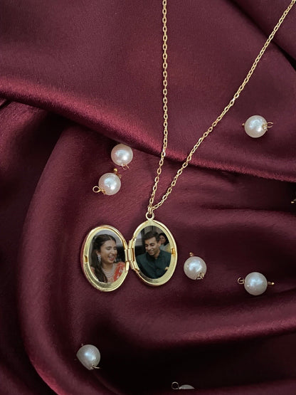 Small Oval Photo-Frame Pendant Necklace