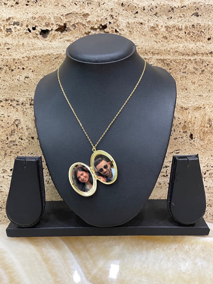 Big Oval Photo-Frame Pendant Necklace