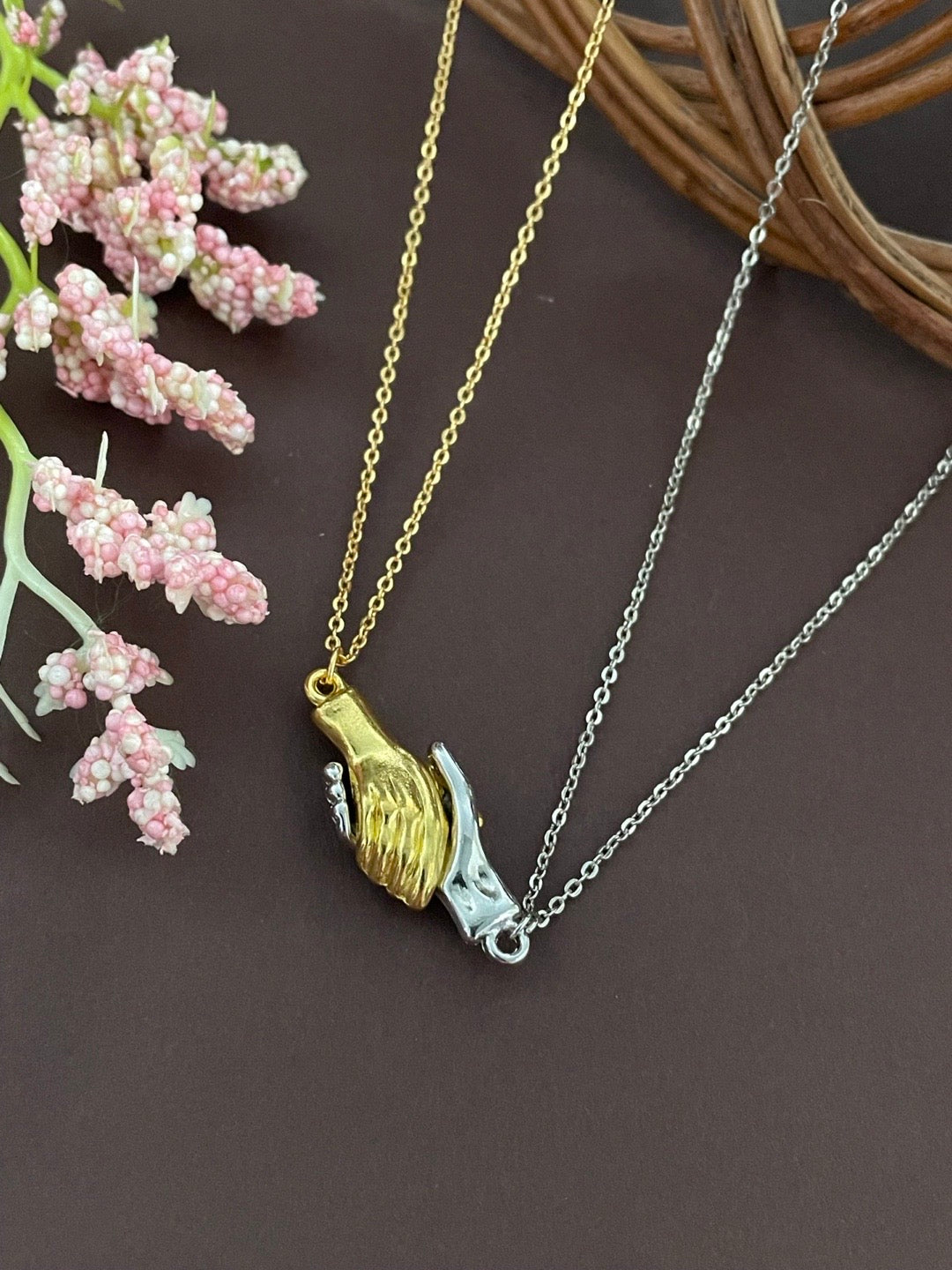 (Set of 2) Hand Holding Couples Necklaces