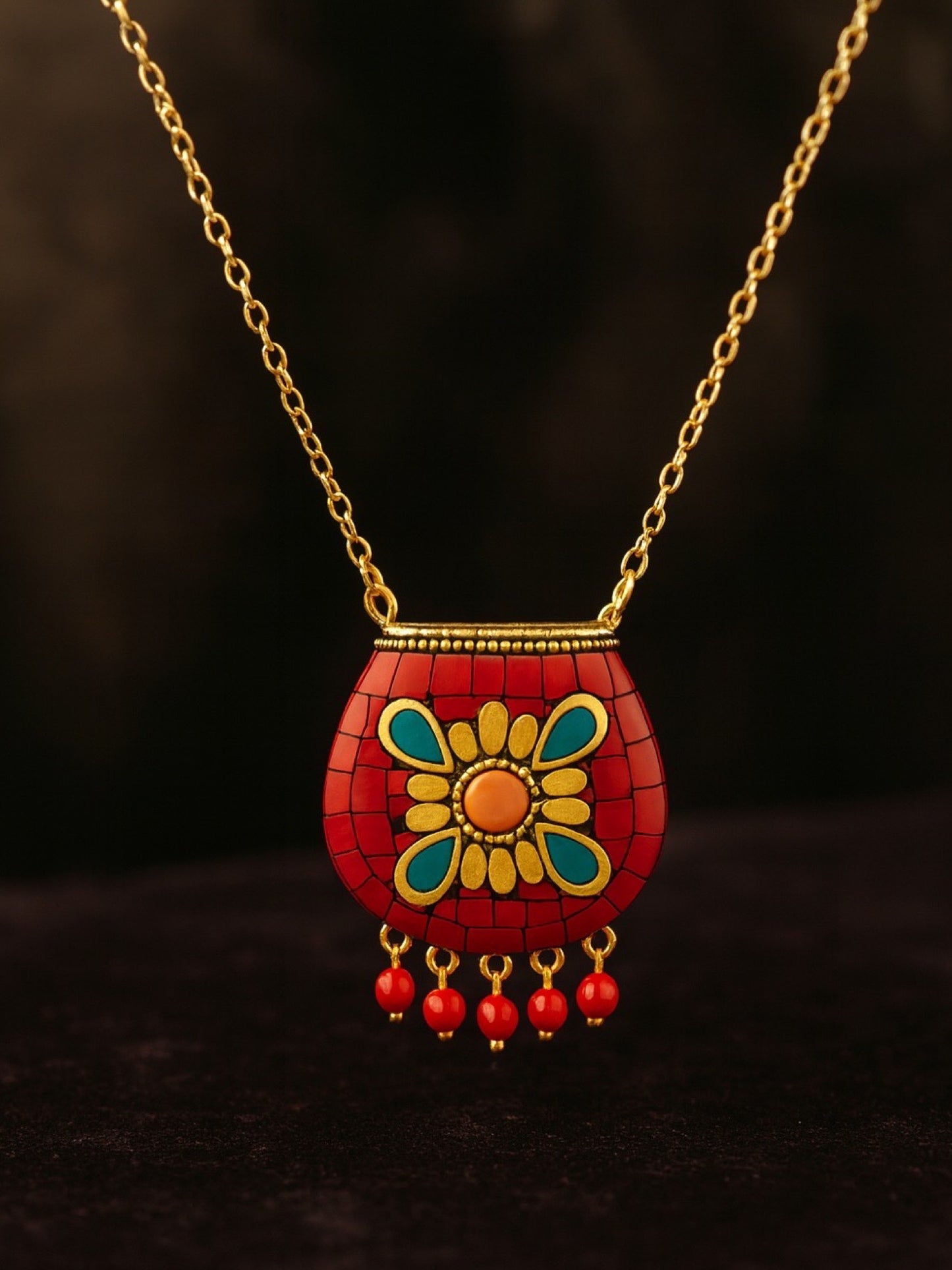Metal Bag Design Coral/Munga Color Necklace