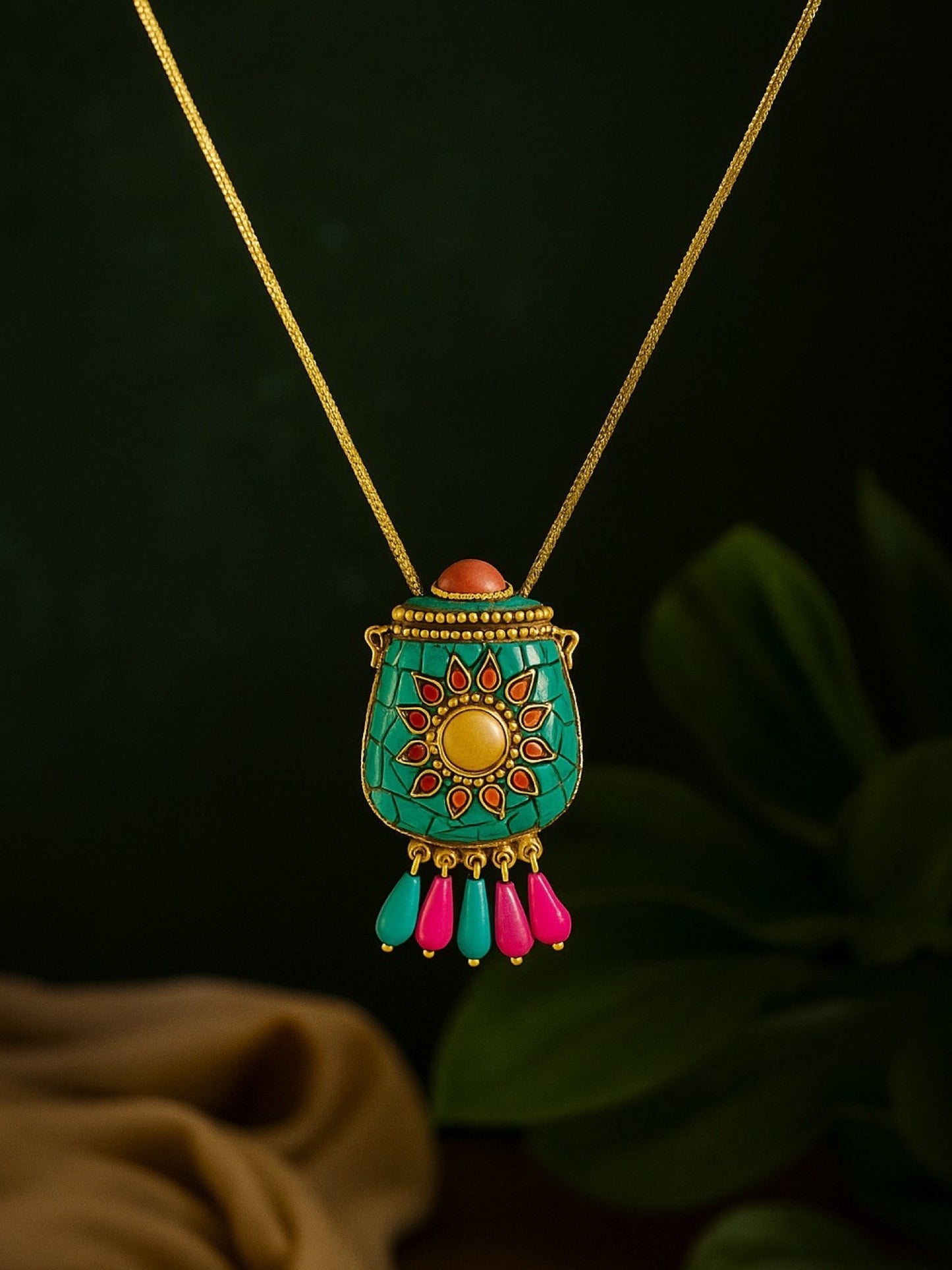 Metal Bag Design Turquoise Color Necklace