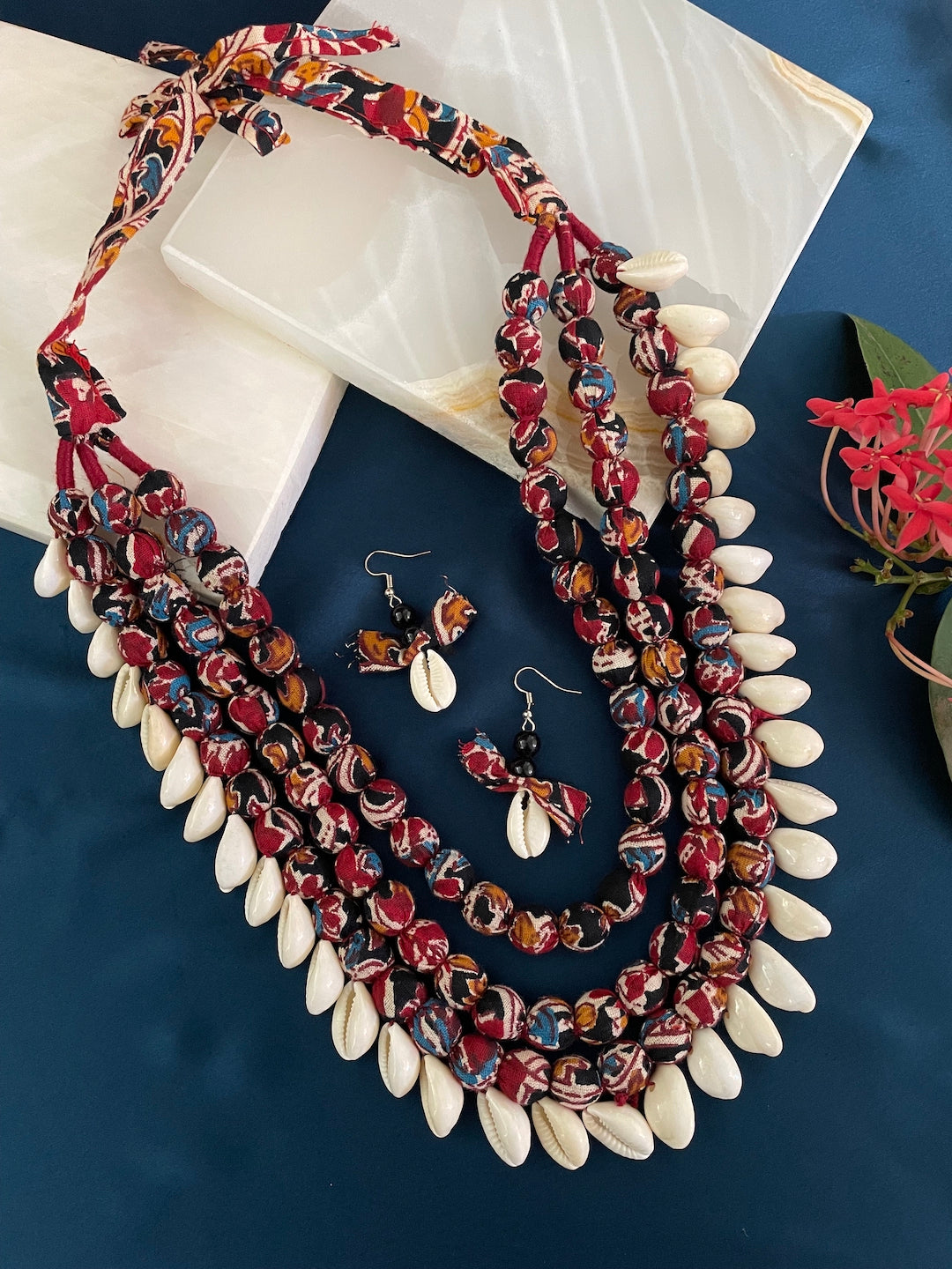 Red 3 Line Fabric Sea Shell Necklace Set