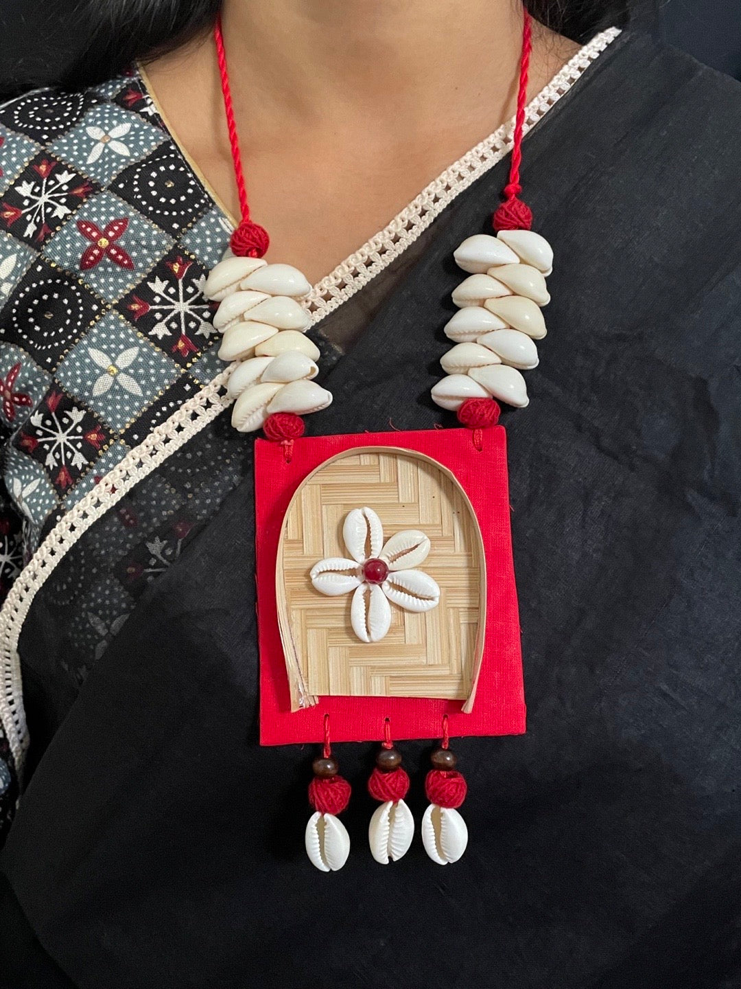 Soop/Shell Design Red Necklace Set