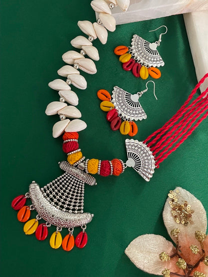 Tribal & Sea Shell Design Necklace Set