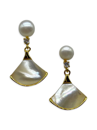 Fresh water pearl Earring With Mother of pearl in Gold