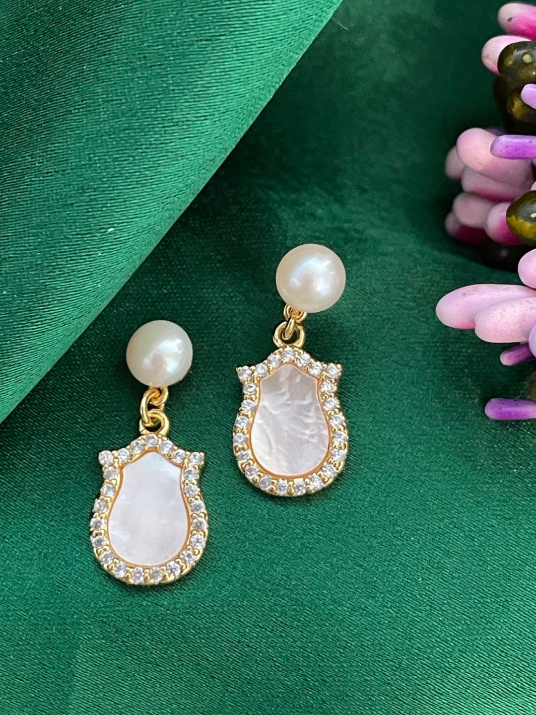 Fresh water pearl Earring With AD & Mother of Pearl in Gold