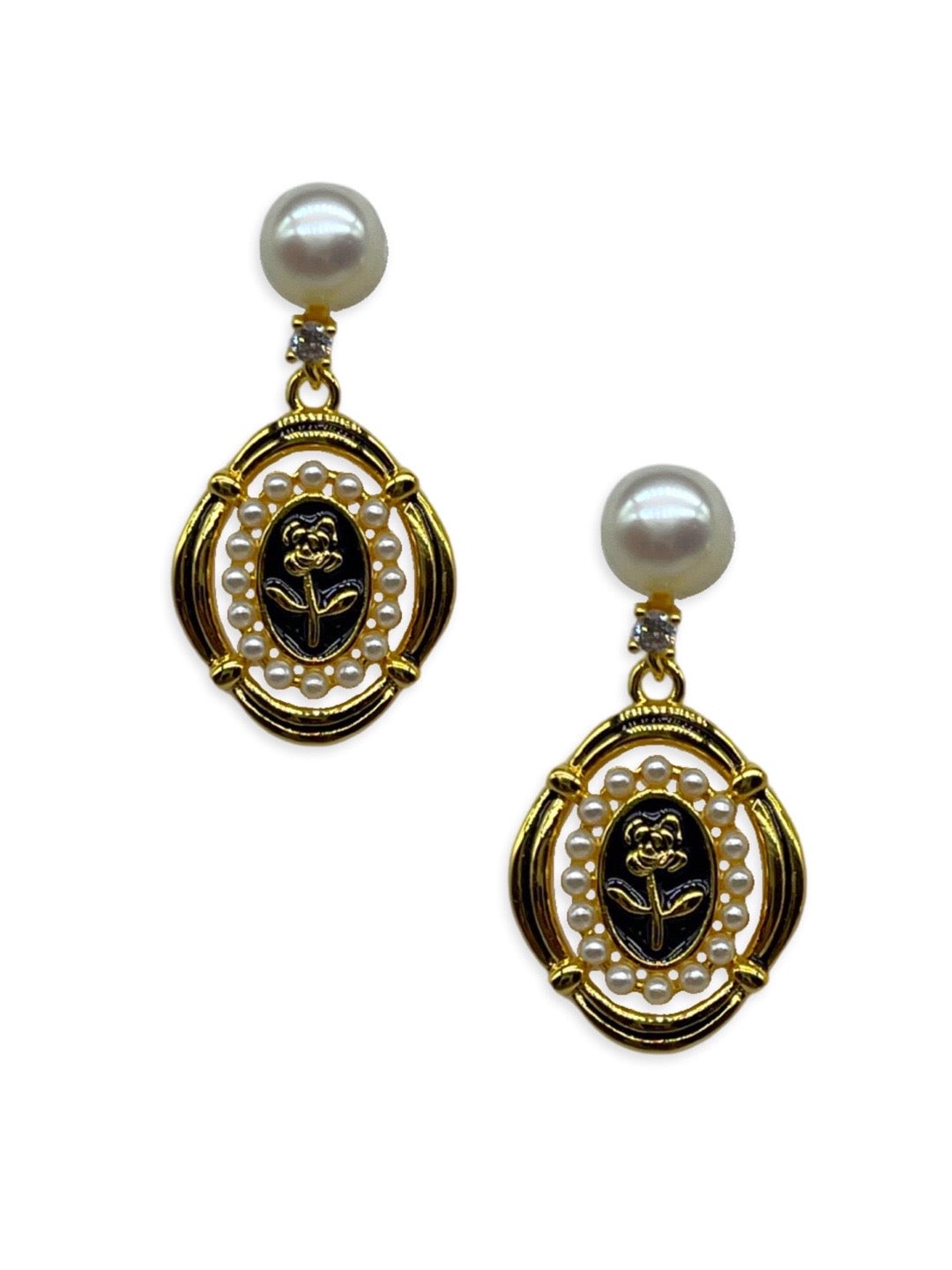Fresh water pearl Earring With Floral Design Surrounded With Pearls