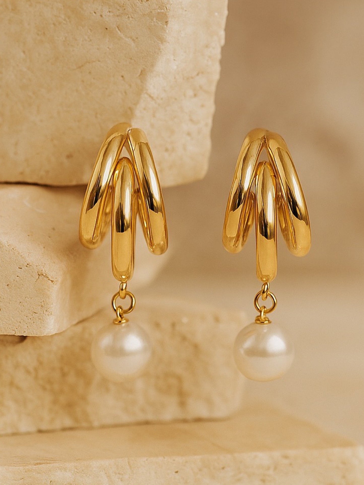 Half Hoop With Pearl Design Western Earrings