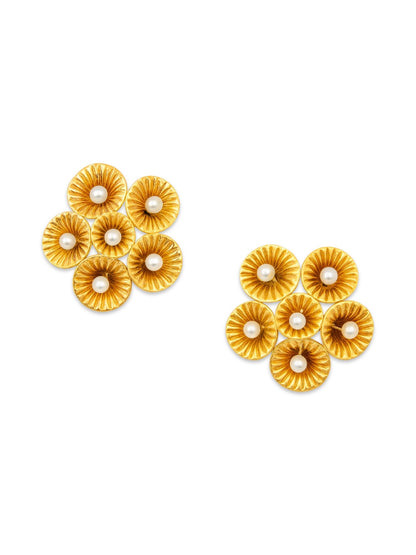 Stud Earrings Flower With Pearl Design